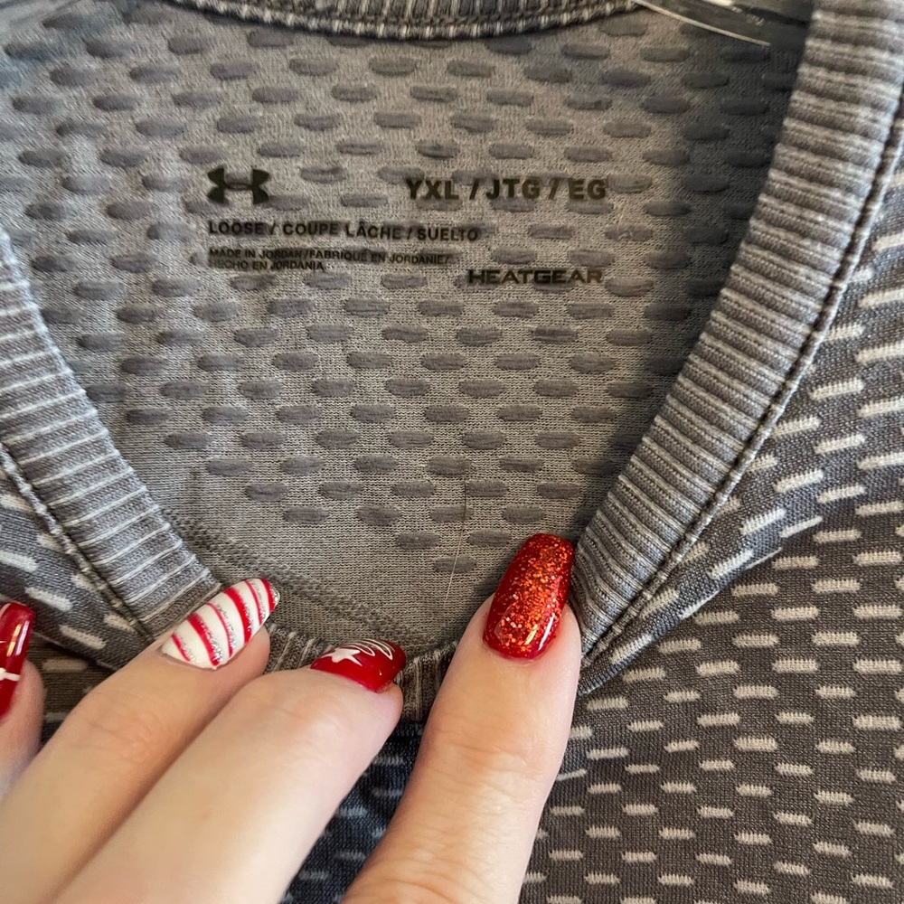 Gray pattern shirt - Picture 3 of 3